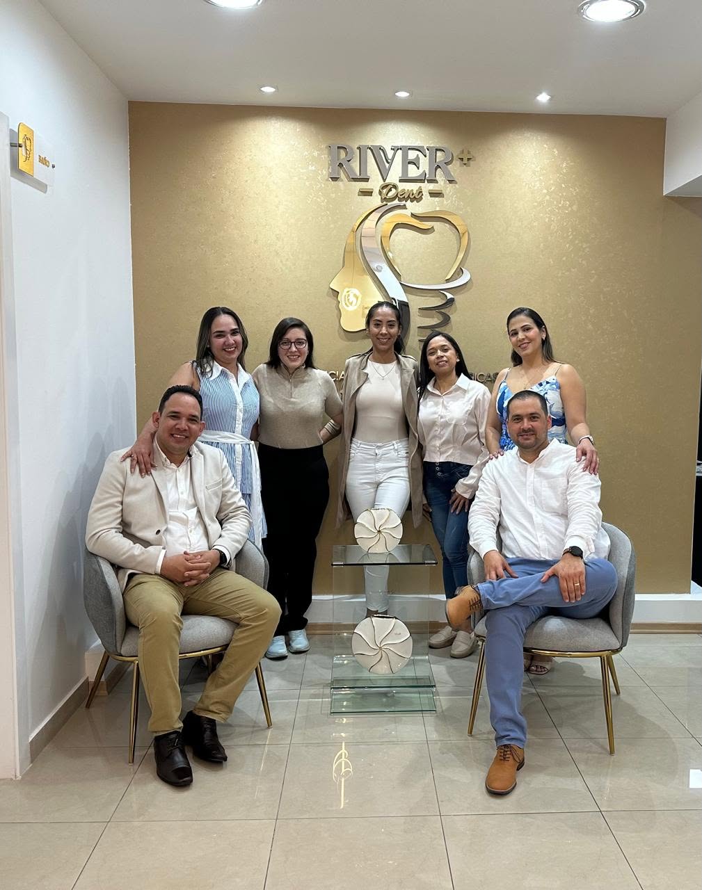 Celebración de aniversario del equipo RiverDent